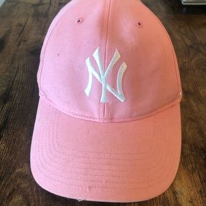 Pink Yankees hat